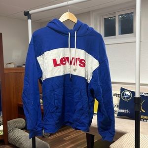 blue and white levi’s hoodie